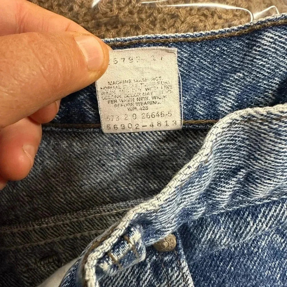 Vintage Levi’s 1980 900 Series Mom Jeans - Picture 4 of 6